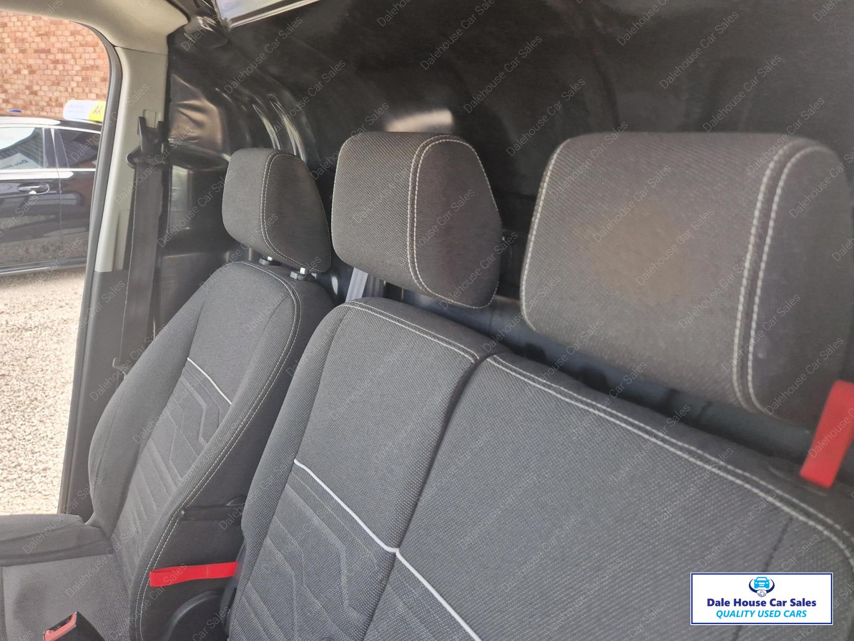 Ford Transit Connect 1.6 TDCi 240 Limited Panel Van 5dr Diesel Manual L2 H1 (128 g/km, 113 bhp)