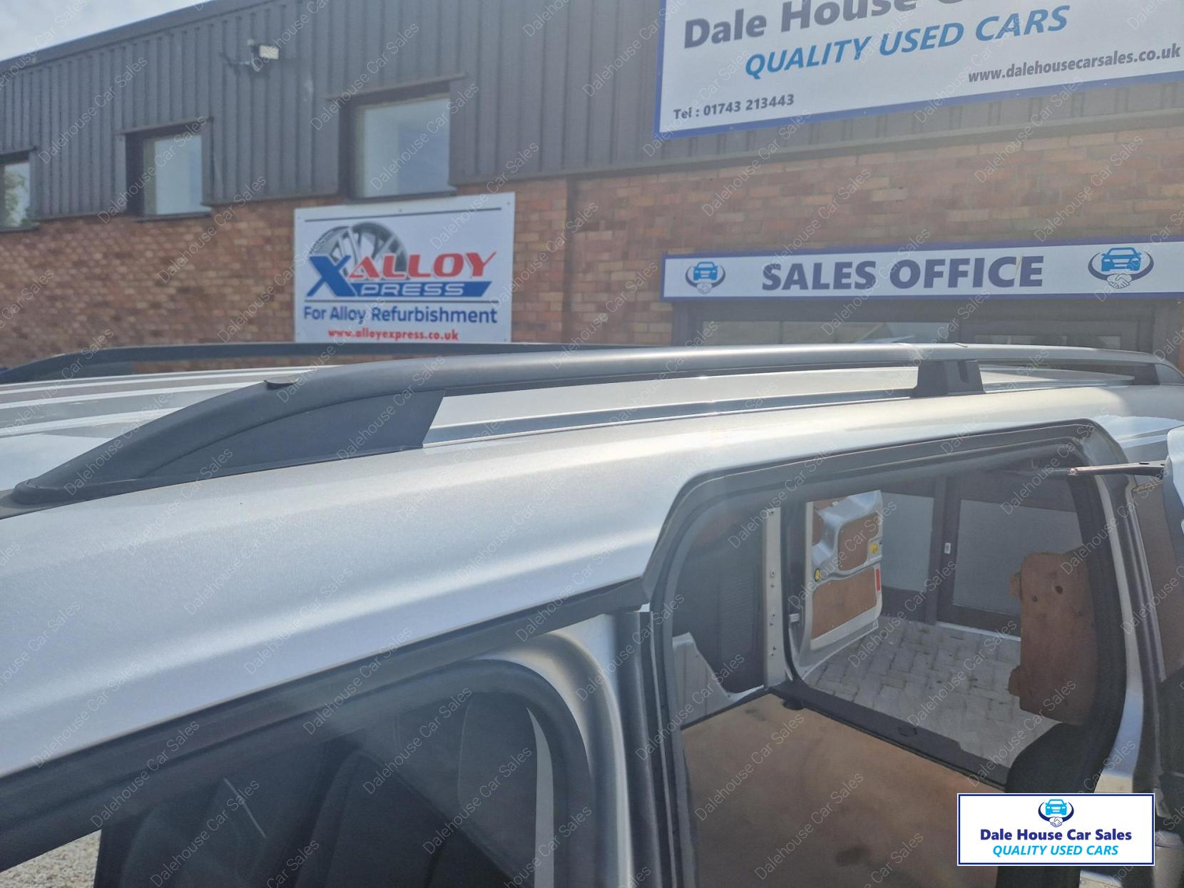 Ford Transit Connect 1.6 TDCi 240 Limited Panel Van 5dr Diesel Manual L2 H1 (128 g/km, 113 bhp)