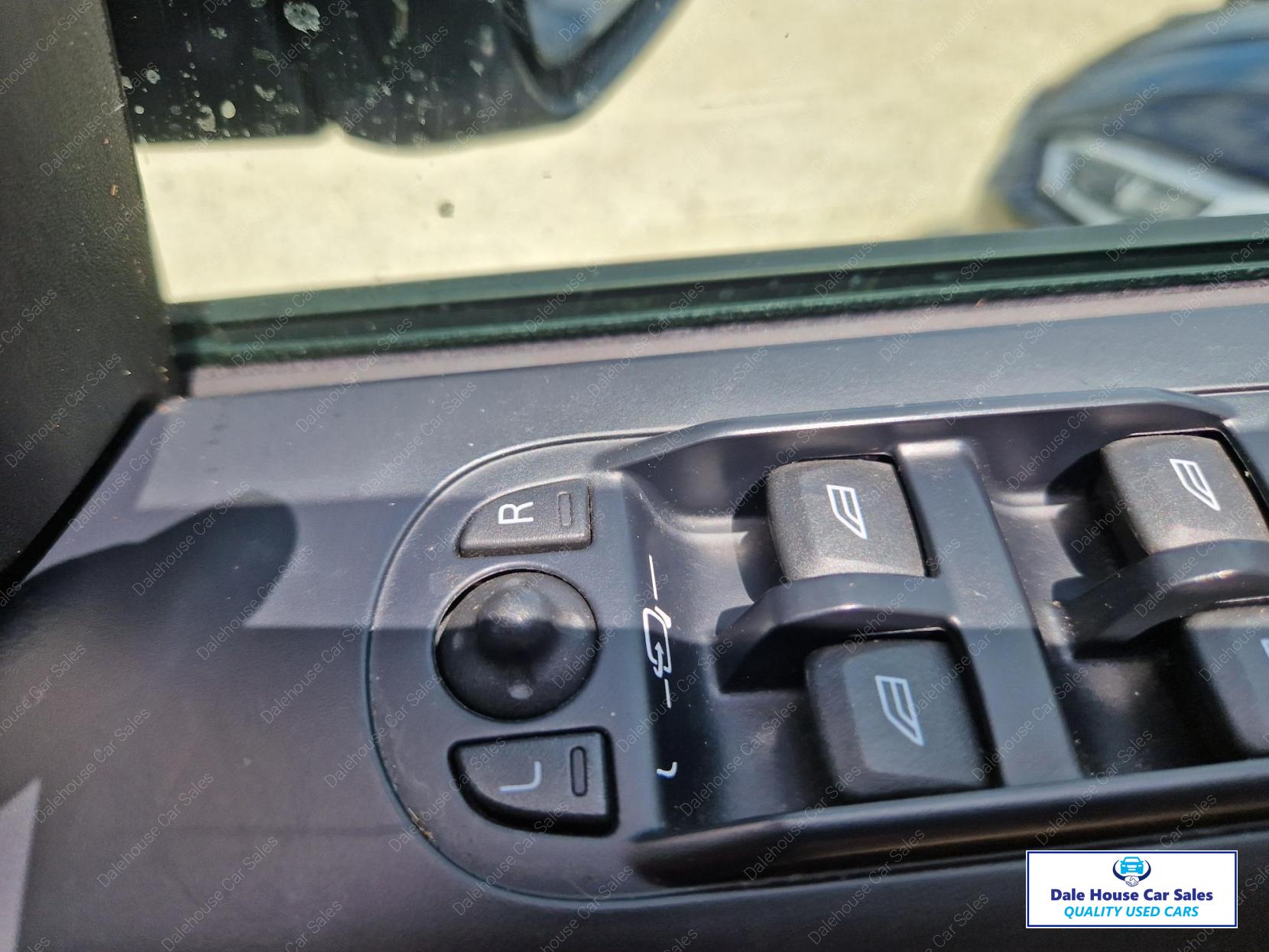 Land Rover Freelander 2 2.2 TD4 XS SUV 5dr Diesel Manual 4WD Euro 5 (s/s) (150 ps)