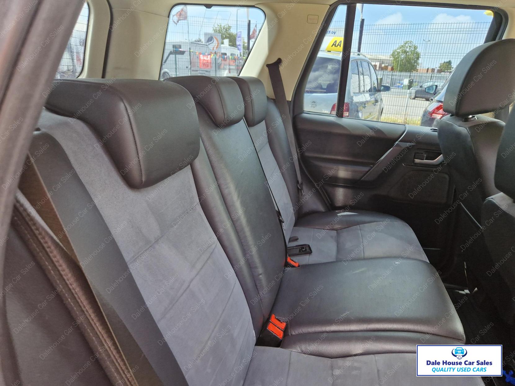 Land Rover Freelander 2 2.2 TD4 XS SUV 5dr Diesel Manual 4WD Euro 5 (s/s) (150 ps)
