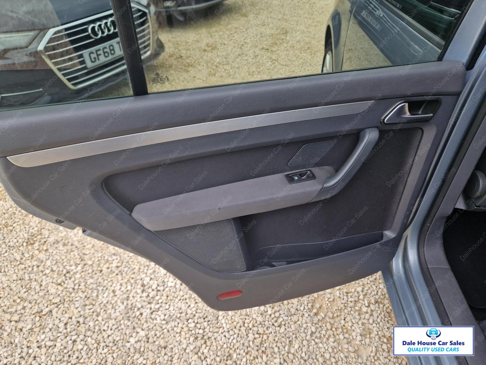 Volkswagen Touran 1.9 TDI S MPV 5dr Diesel Manual (7 Seats) (157 g/km, 103 bhp)