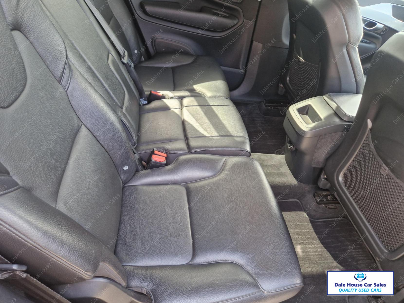 Volvo XC90 2.0 D5 PowerPulse Momentum SUV 5dr Diesel Auto 4WD Euro 6 (s/s) (235 ps)