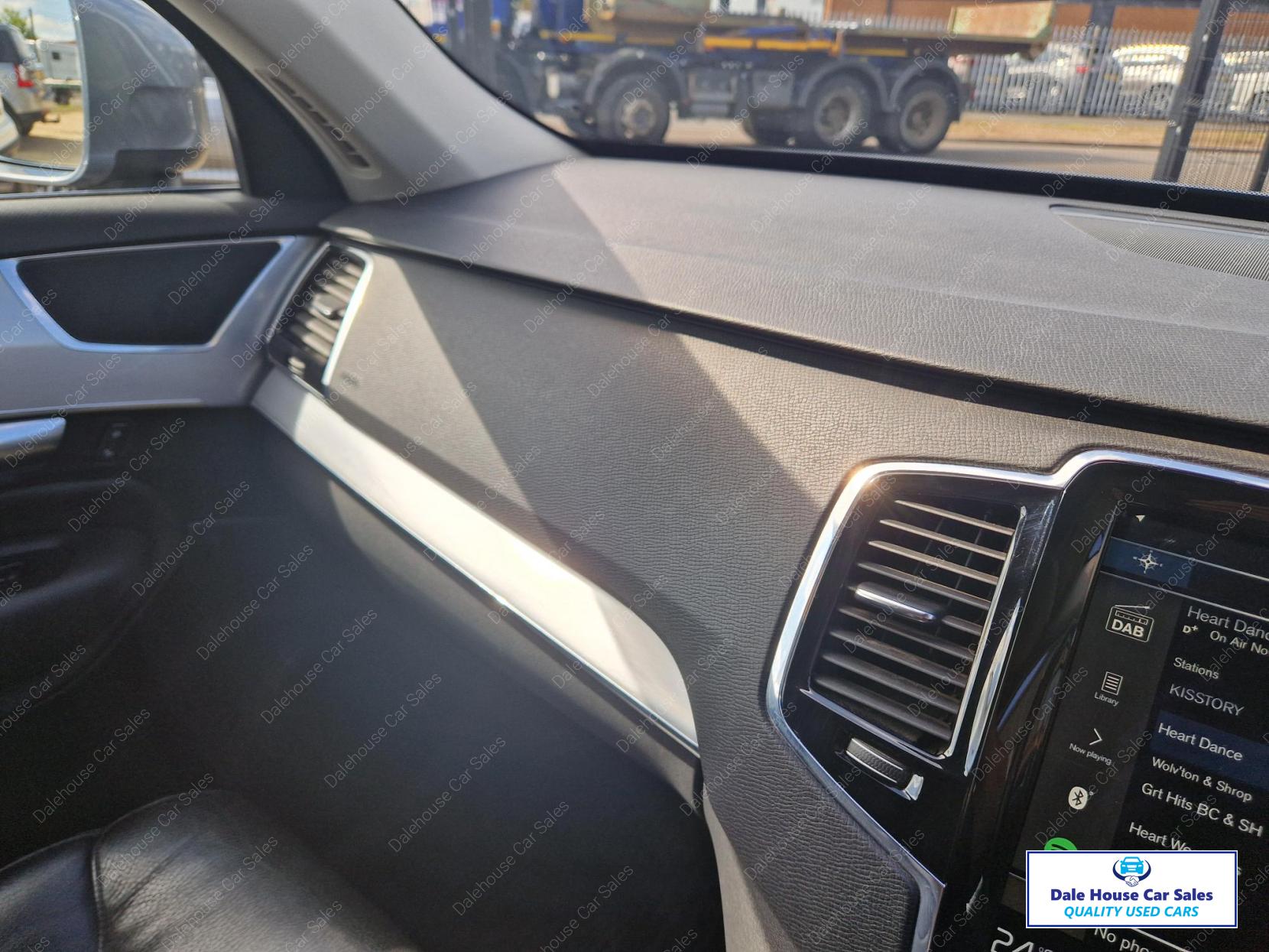 Volvo XC90 2.0 D5 PowerPulse Momentum SUV 5dr Diesel Auto 4WD Euro 6 (s/s) (235 ps)