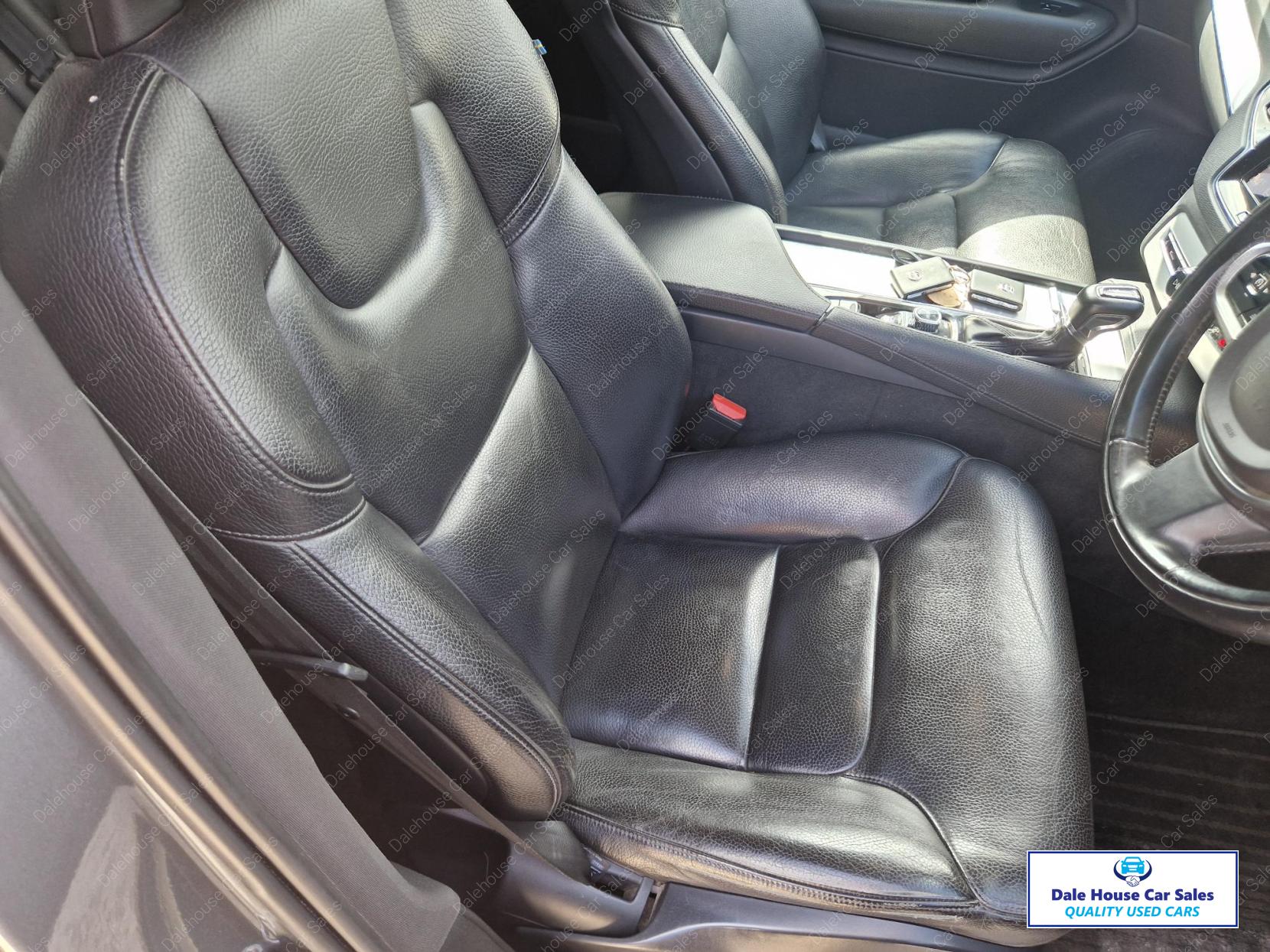 Volvo XC90 2.0 D5 PowerPulse Momentum SUV 5dr Diesel Auto 4WD Euro 6 (s/s) (235 ps)