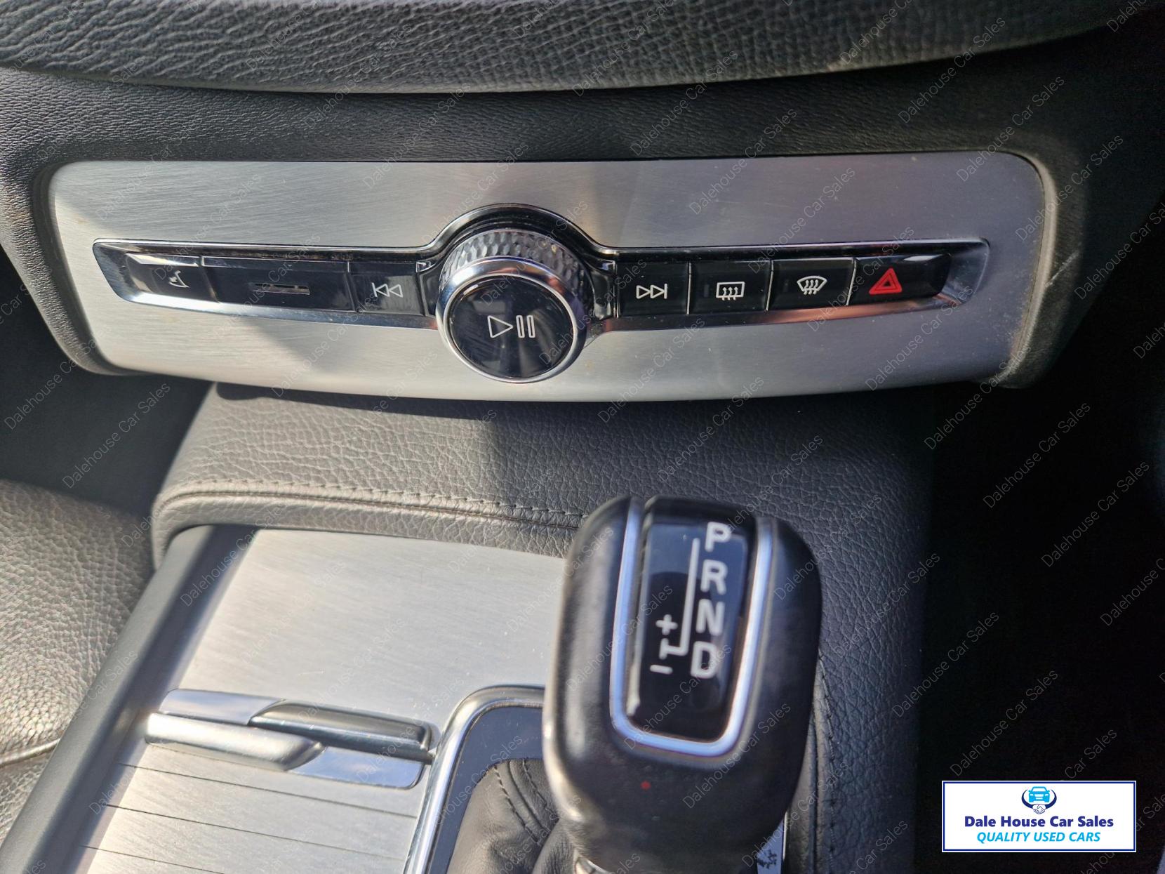Volvo XC90 2.0 D5 PowerPulse Momentum SUV 5dr Diesel Auto 4WD Euro 6 (s/s) (235 ps)