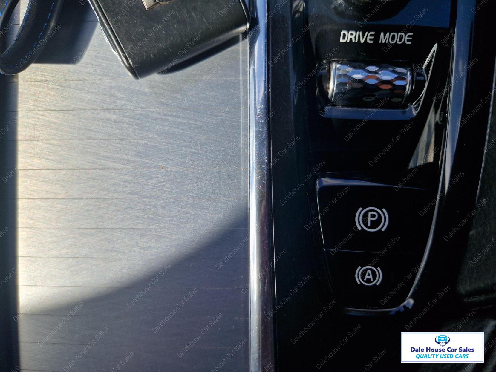 Volvo XC90 2.0 D5 PowerPulse Momentum SUV 5dr Diesel Auto 4WD Euro 6 (s/s) (235 ps)