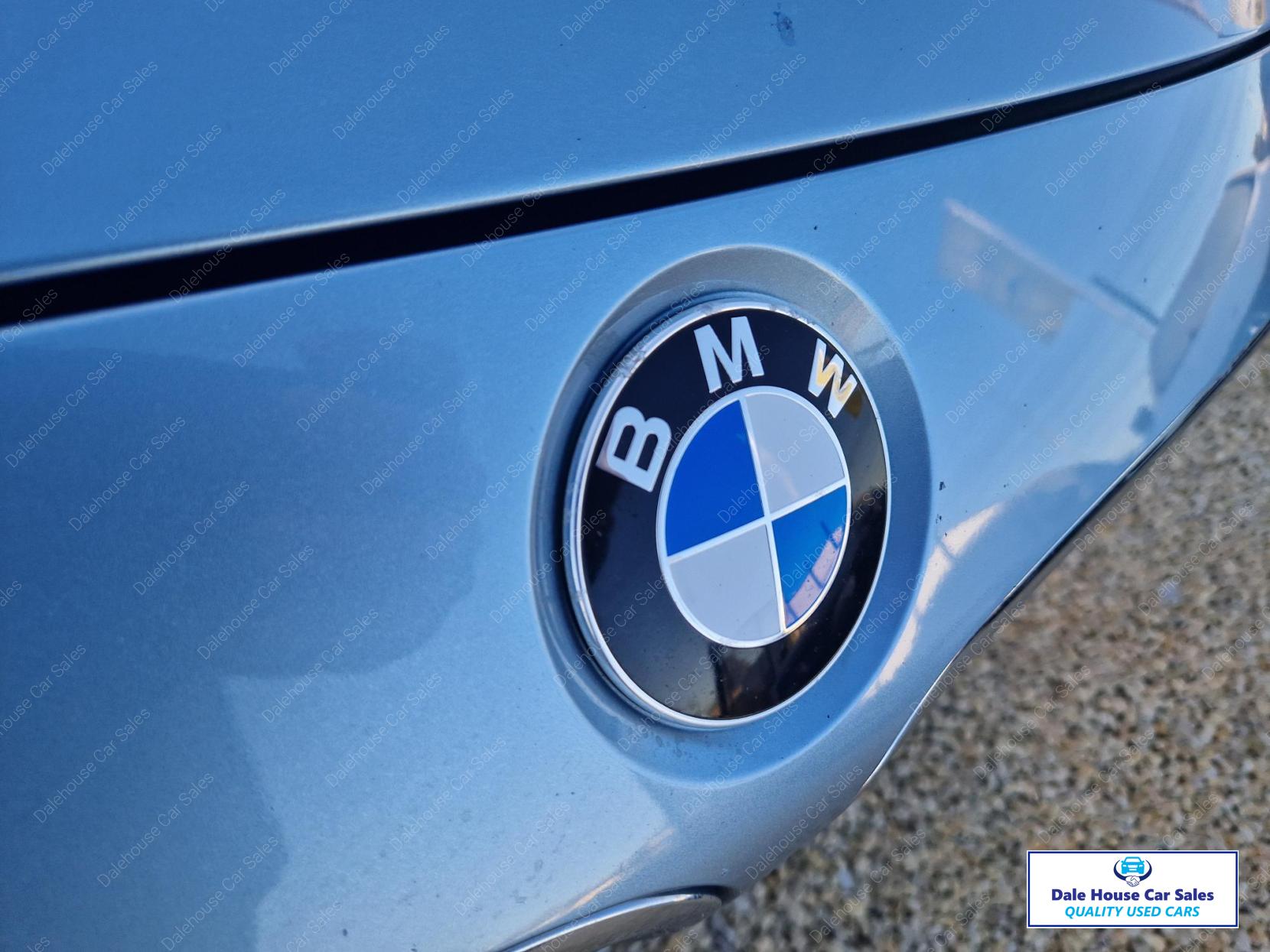 BMW 3 Series 3.0 330d Luxury Touring 5dr Diesel Auto Euro 5 (s/s) (258 ps)