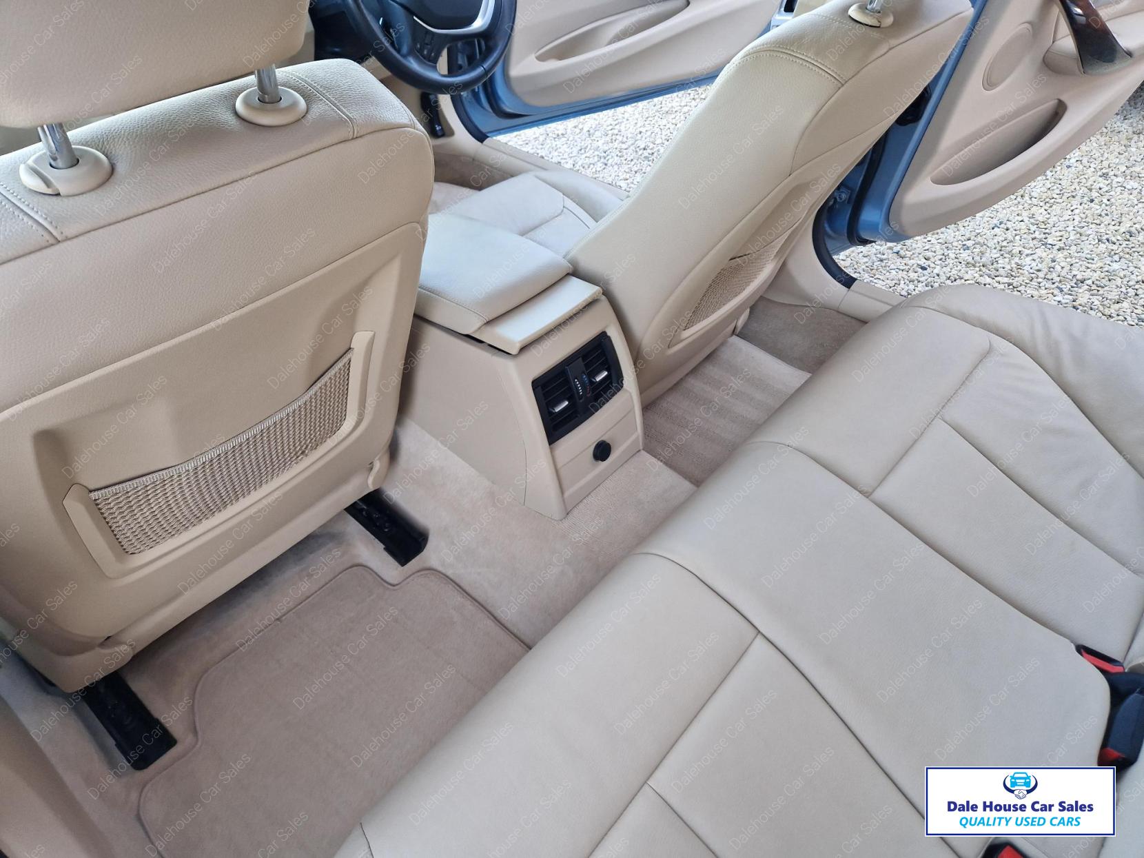BMW 3 Series 3.0 330d Luxury Touring 5dr Diesel Auto Euro 5 (s/s) (258 ps)
