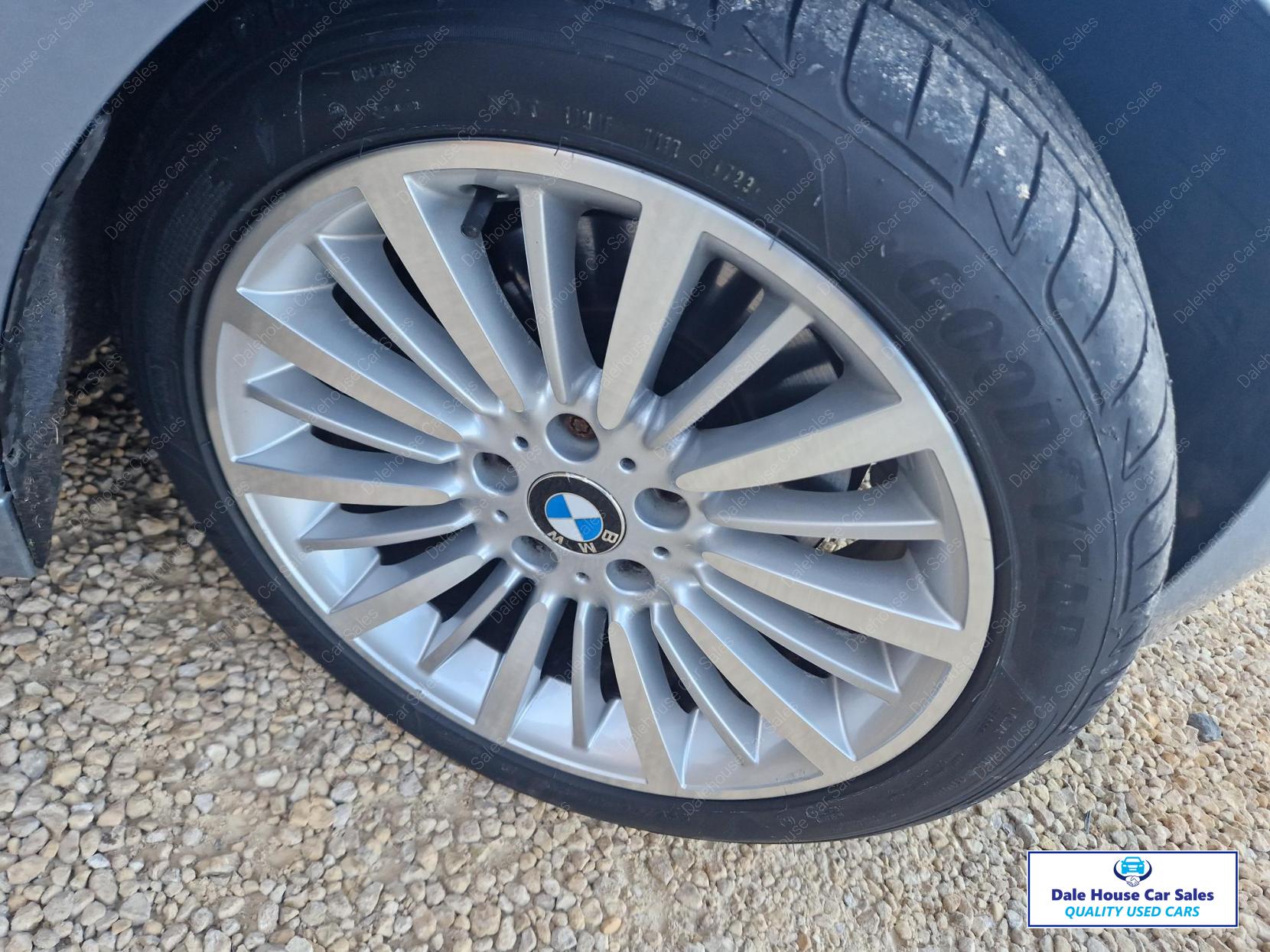 BMW 3 Series 3.0 330d Luxury Touring 5dr Diesel Auto Euro 5 (s/s) (258 ps)