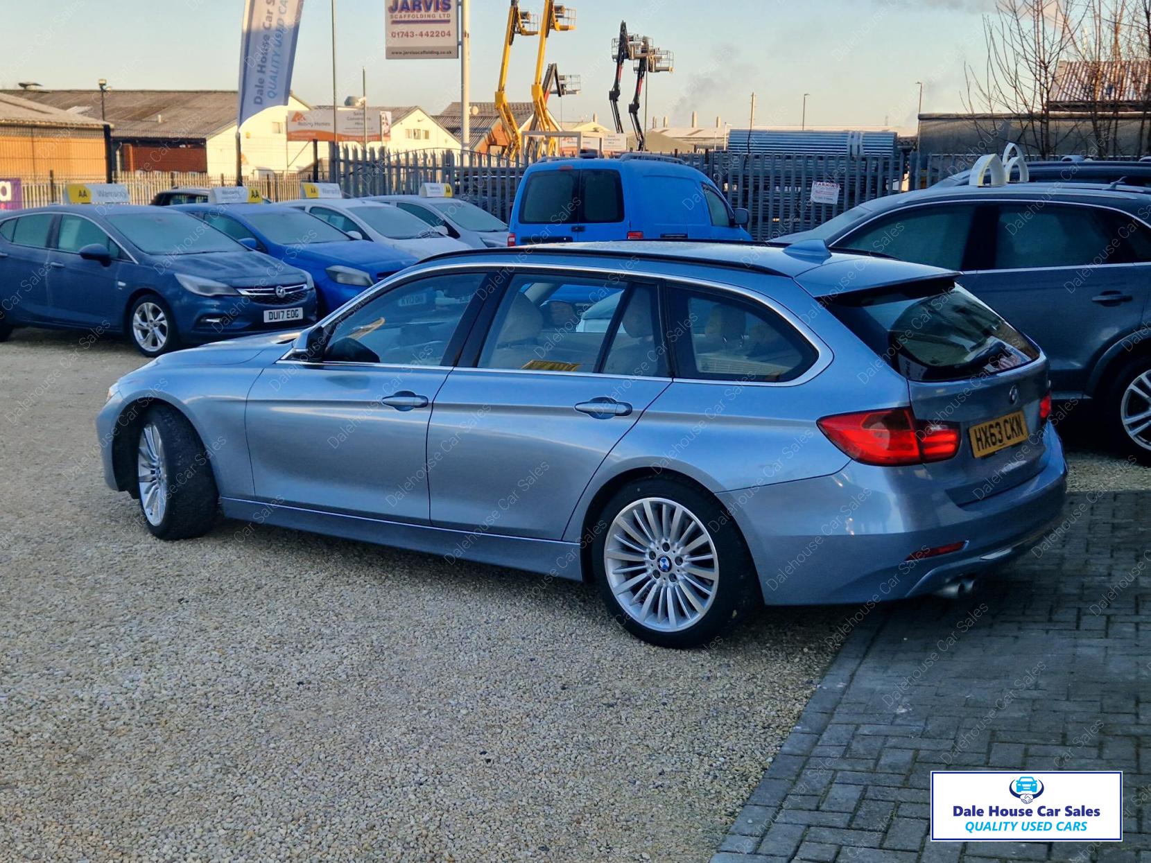 BMW 3 Series 3.0 330d Luxury Touring 5dr Diesel Auto Euro 5 (s/s) (258 ps)