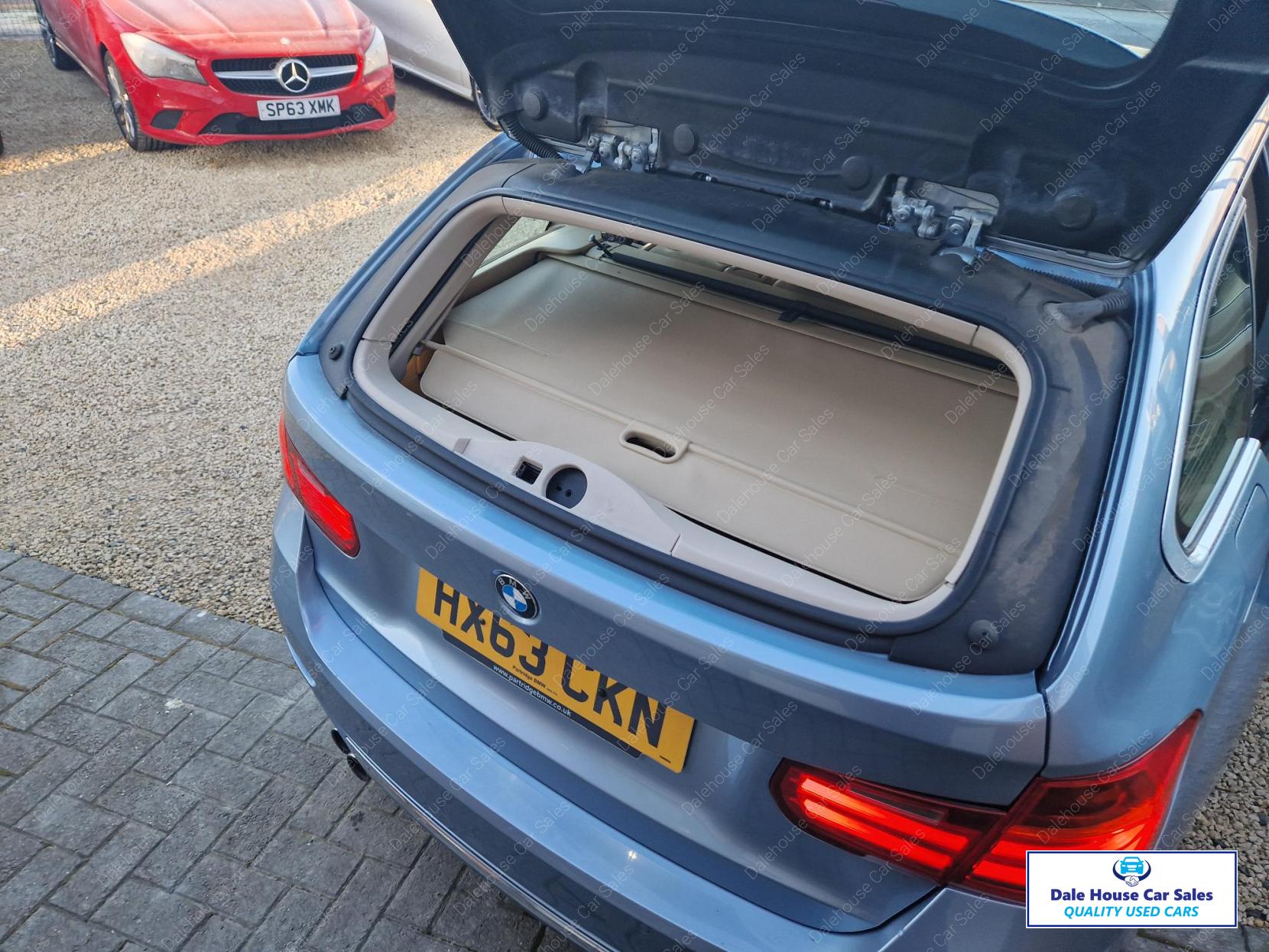 BMW 3 Series 3.0 330d Luxury Touring 5dr Diesel Auto Euro 5 (s/s) (258 ps)