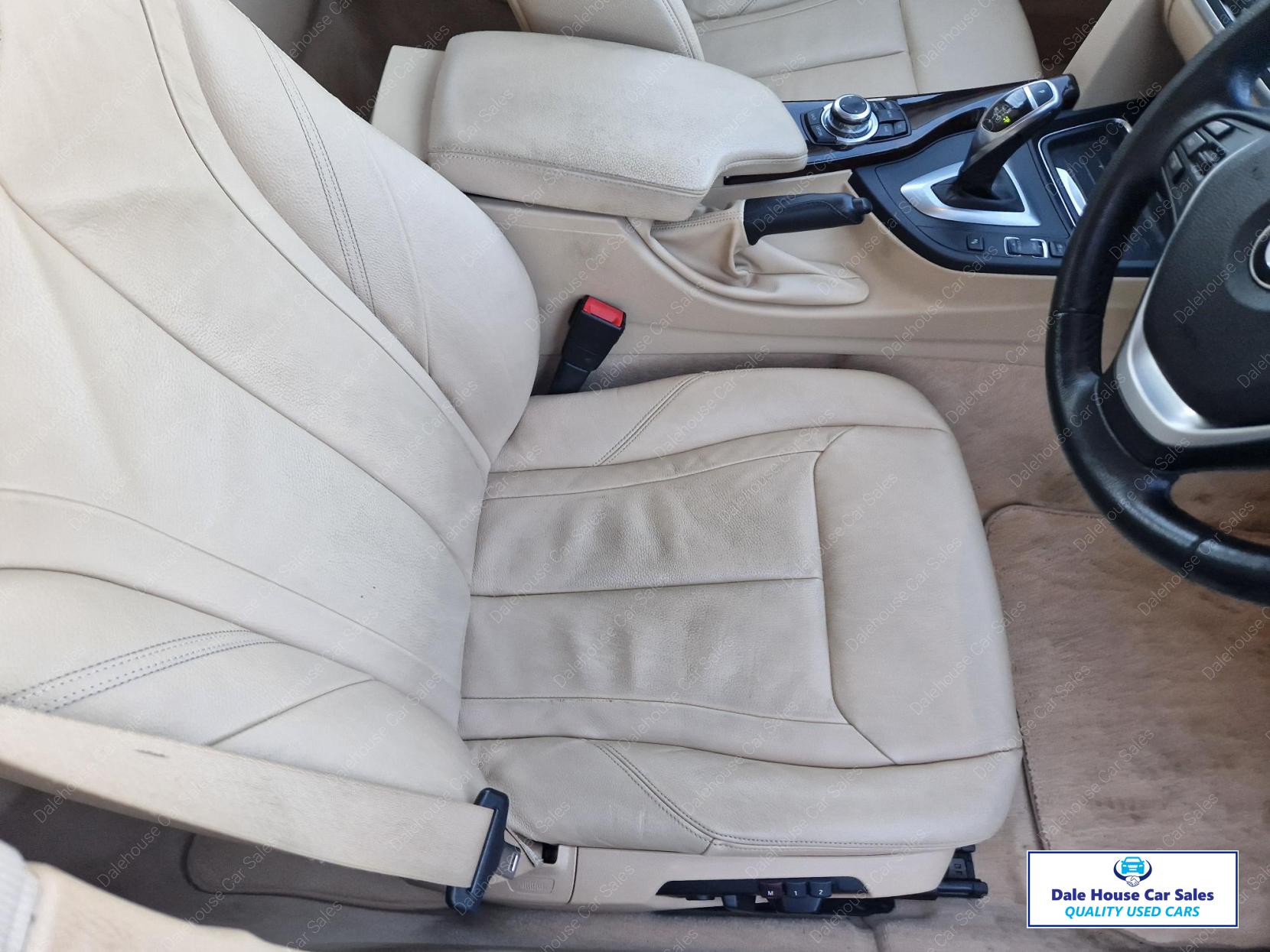 BMW 3 Series 3.0 330d Luxury Touring 5dr Diesel Auto Euro 5 (s/s) (258 ps)
