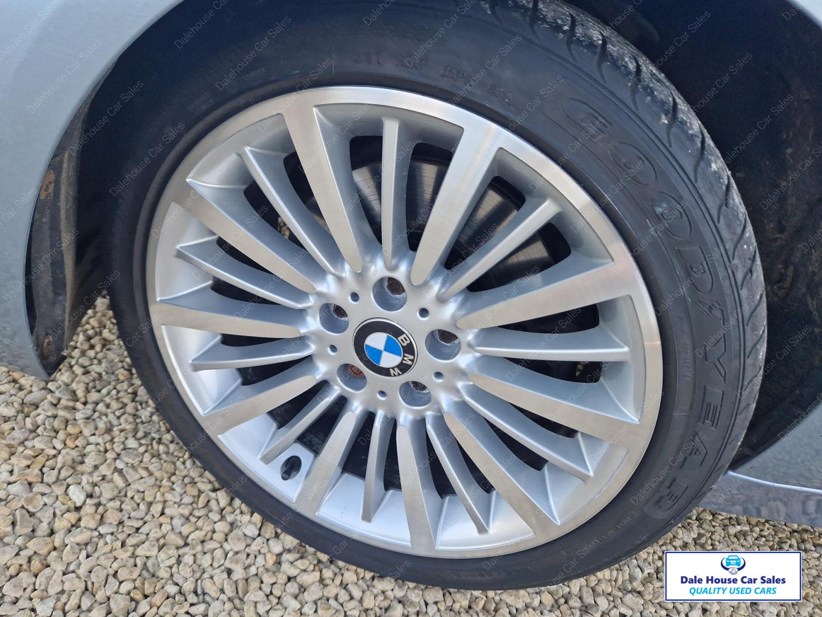 BMW 3 Series 3.0 330d Luxury Touring 5dr Diesel Auto Euro 5 (s/s) (258 ps)