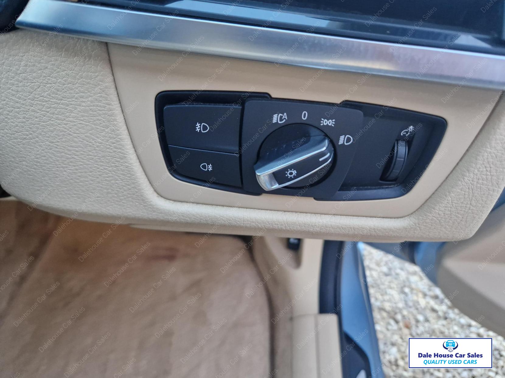 BMW 3 Series 3.0 330d Luxury Touring 5dr Diesel Auto Euro 5 (s/s) (258 ps)