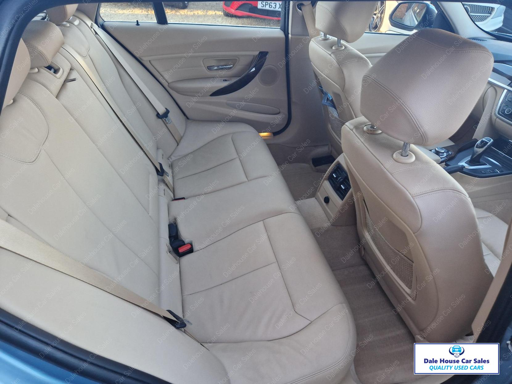 BMW 3 Series 3.0 330d Luxury Touring 5dr Diesel Auto Euro 5 (s/s) (258 ps)