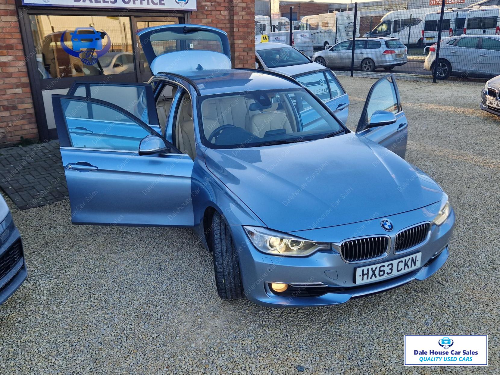 BMW 3 Series 3.0 330d Luxury Touring 5dr Diesel Auto Euro 5 (s/s) (258 ps)