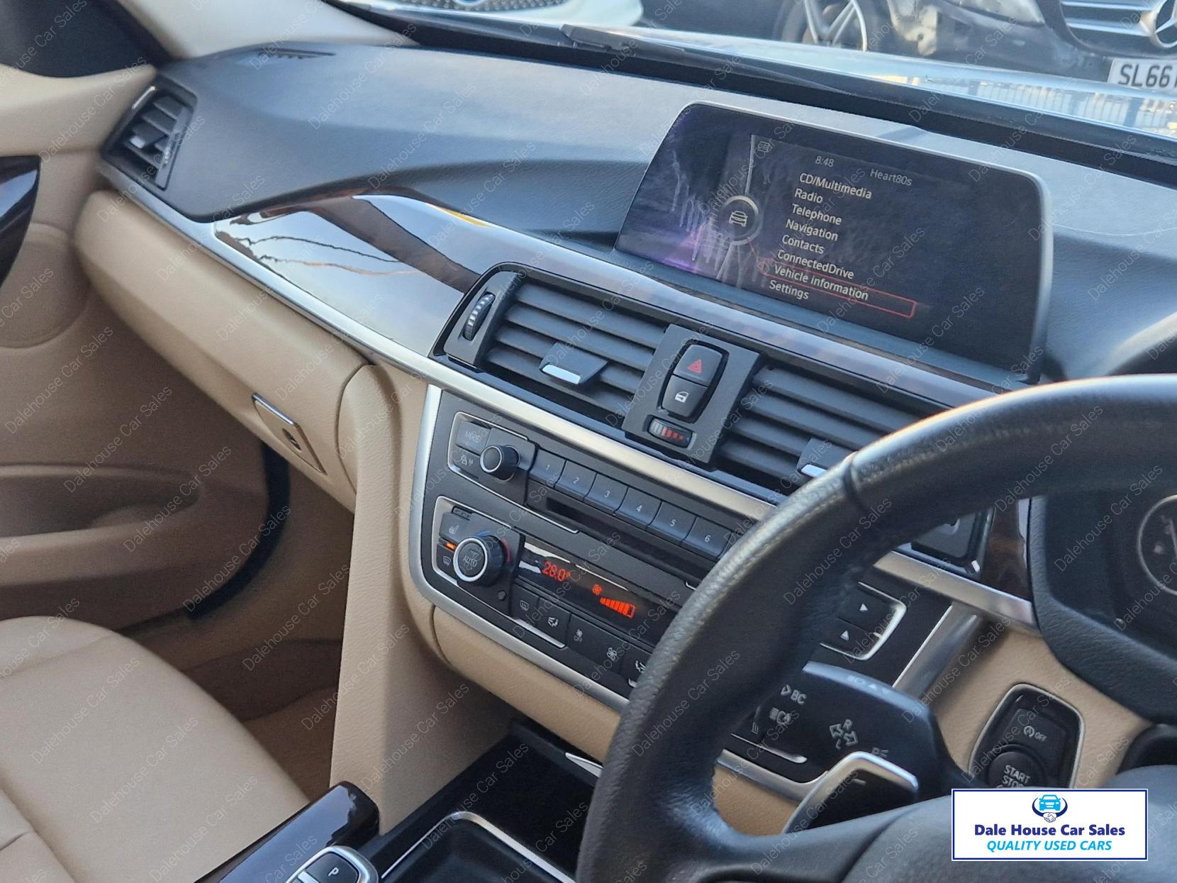 BMW 3 Series 3.0 330d Luxury Touring 5dr Diesel Auto Euro 5 (s/s) (258 ps)