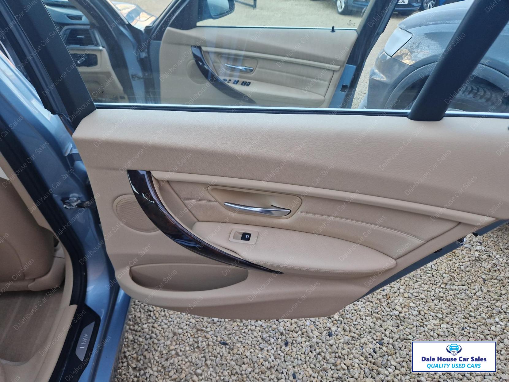 BMW 3 Series 3.0 330d Luxury Touring 5dr Diesel Auto Euro 5 (s/s) (258 ps)