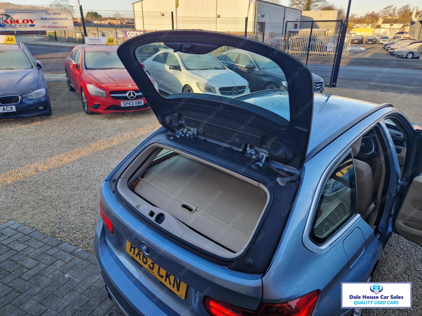BMW 3 Series 3.0 330d Luxury Touring 5dr Diesel Auto Euro 5 (s/s) (258 ps)
