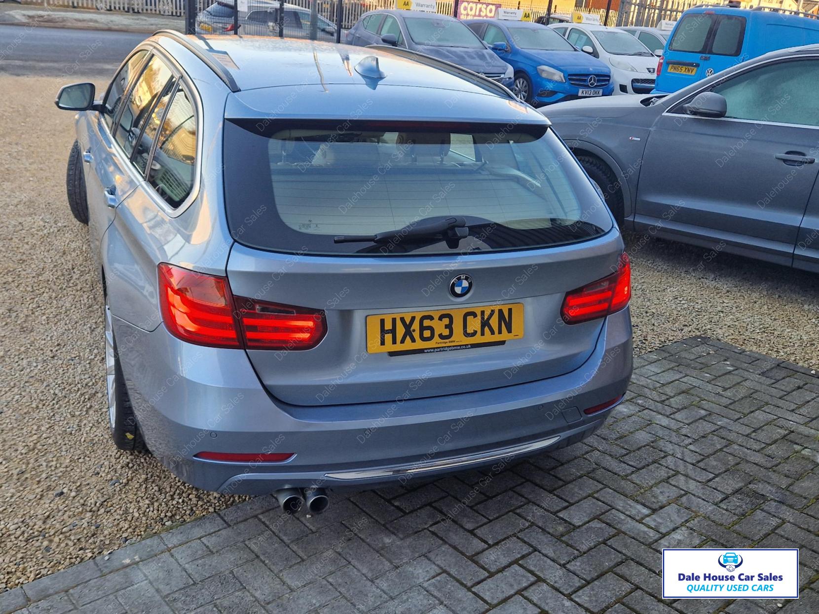 BMW 3 Series 3.0 330d Luxury Touring 5dr Diesel Auto Euro 5 (s/s) (258 ps)