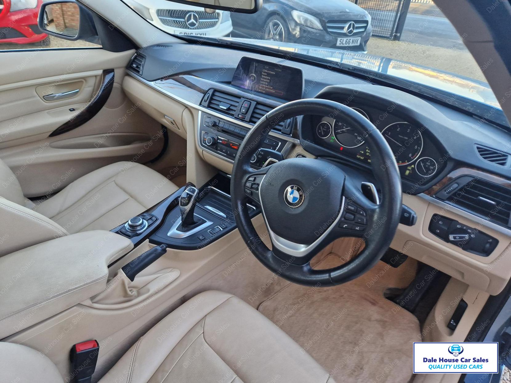 BMW 3 Series 3.0 330d Luxury Touring 5dr Diesel Auto Euro 5 (s/s) (258 ps)