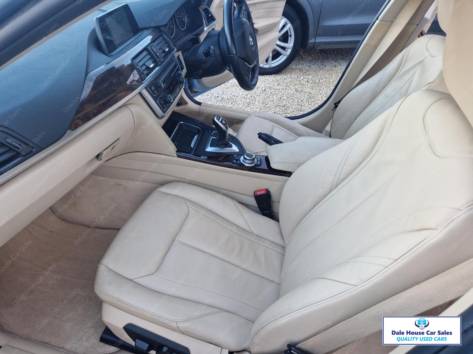 BMW 3 Series 3.0 330d Luxury Touring 5dr Diesel Auto Euro 5 (s/s) (258 ps)
