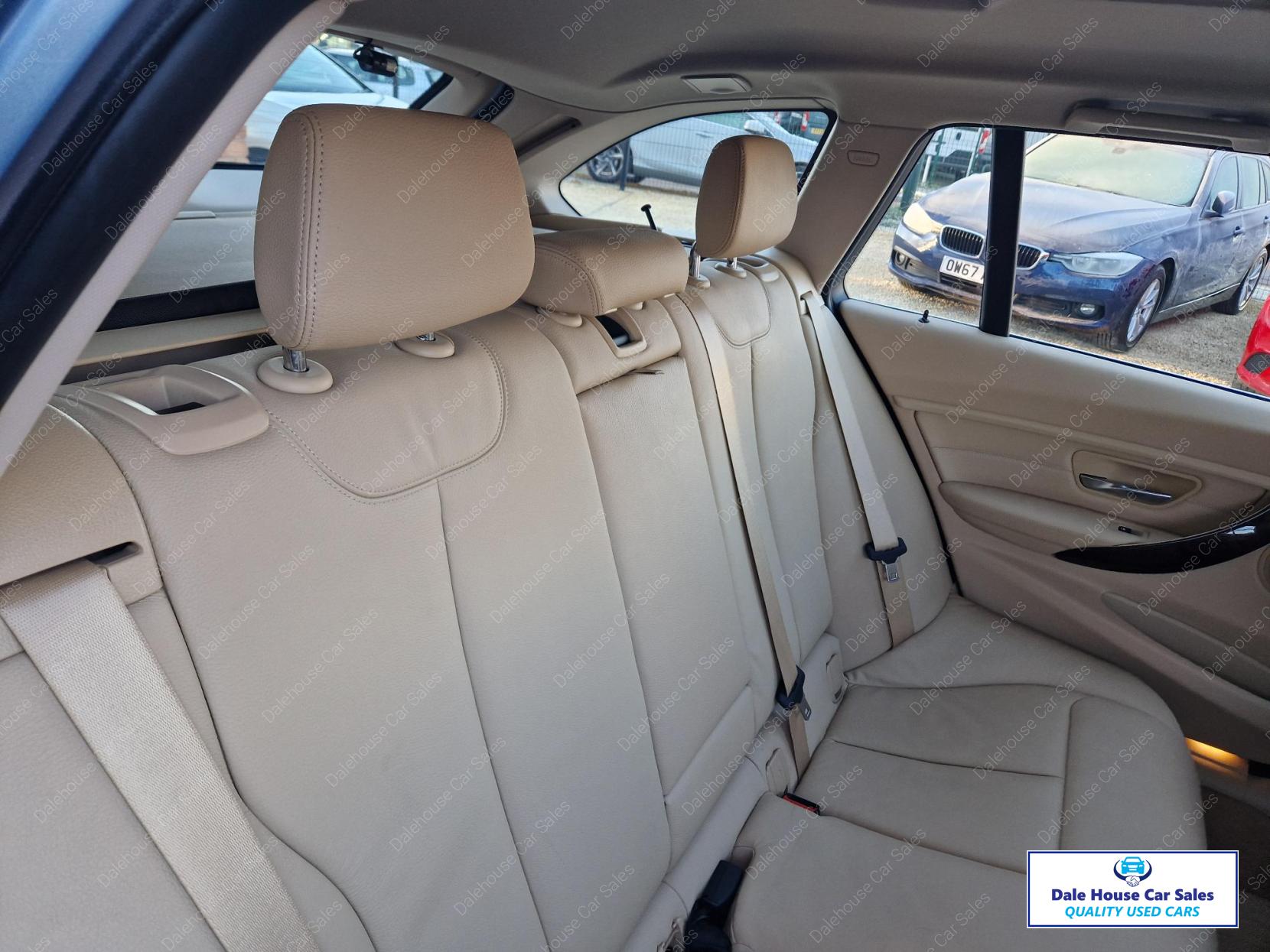 BMW 3 Series 3.0 330d Luxury Touring 5dr Diesel Auto Euro 5 (s/s) (258 ps)