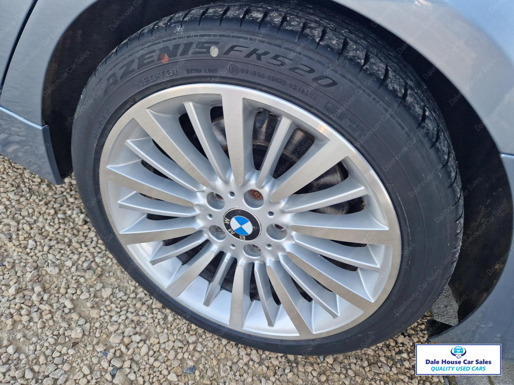 BMW 3 Series 3.0 330d Luxury Touring 5dr Diesel Auto Euro 5 (s/s) (258 ps)