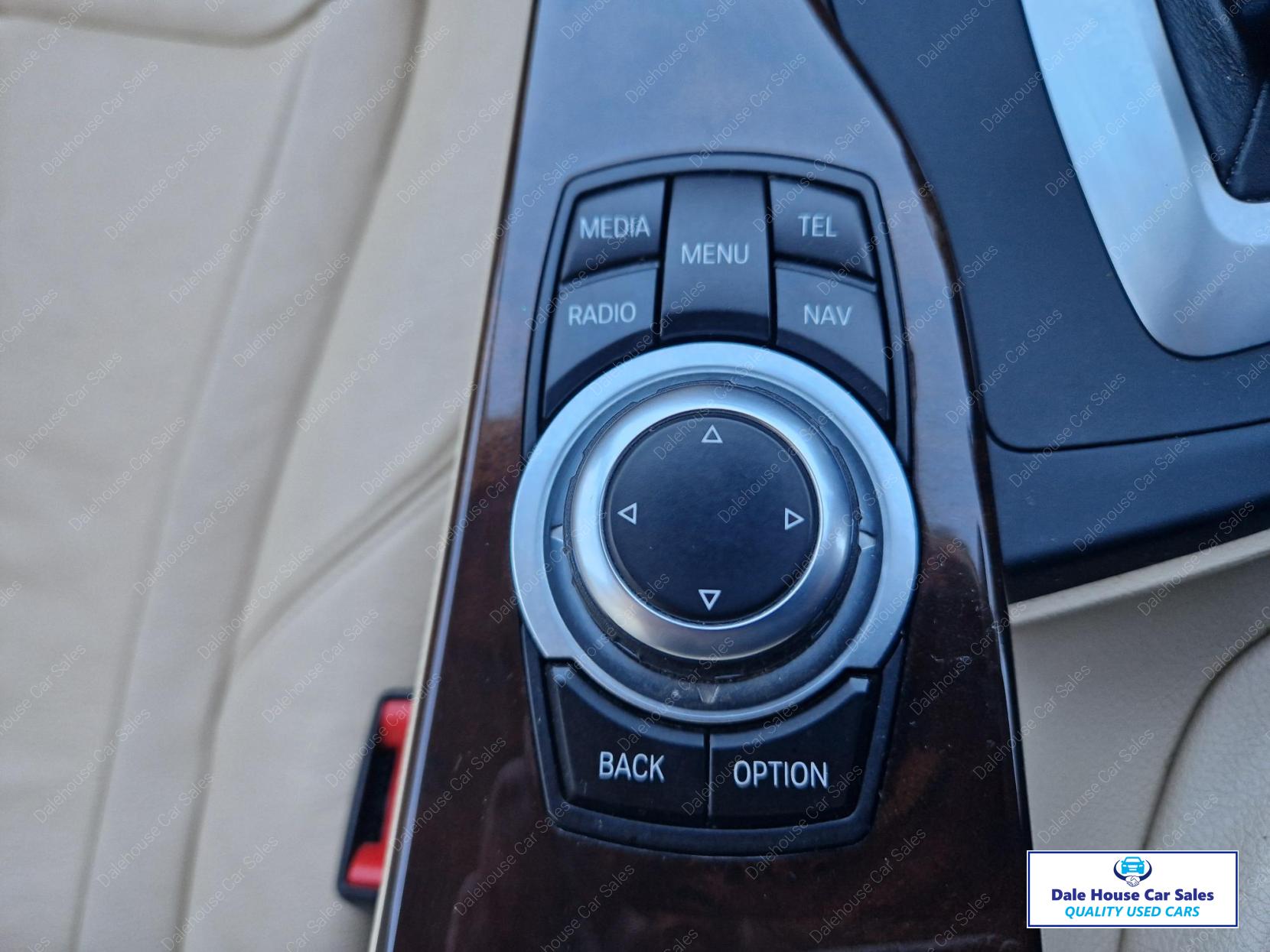 BMW 3 Series 3.0 330d Luxury Touring 5dr Diesel Auto Euro 5 (s/s) (258 ps)