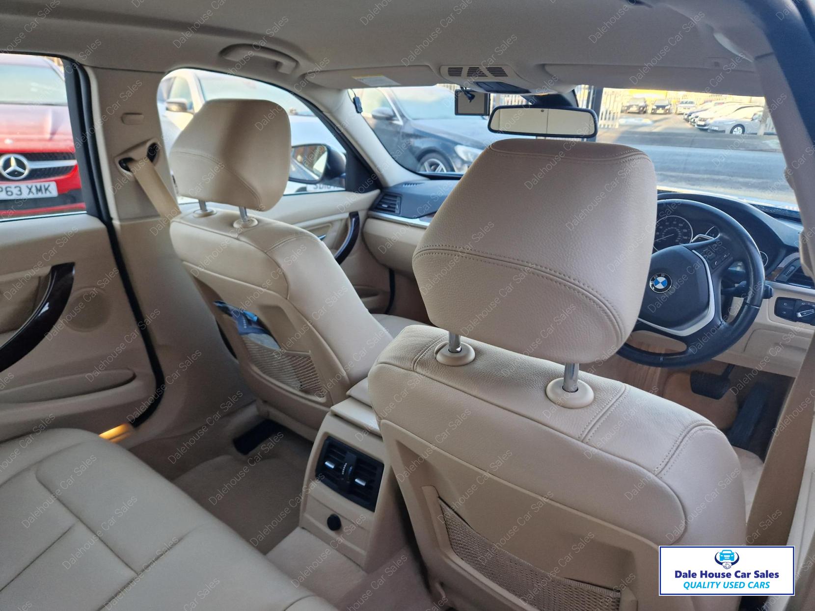 BMW 3 Series 3.0 330d Luxury Touring 5dr Diesel Auto Euro 5 (s/s) (258 ps)