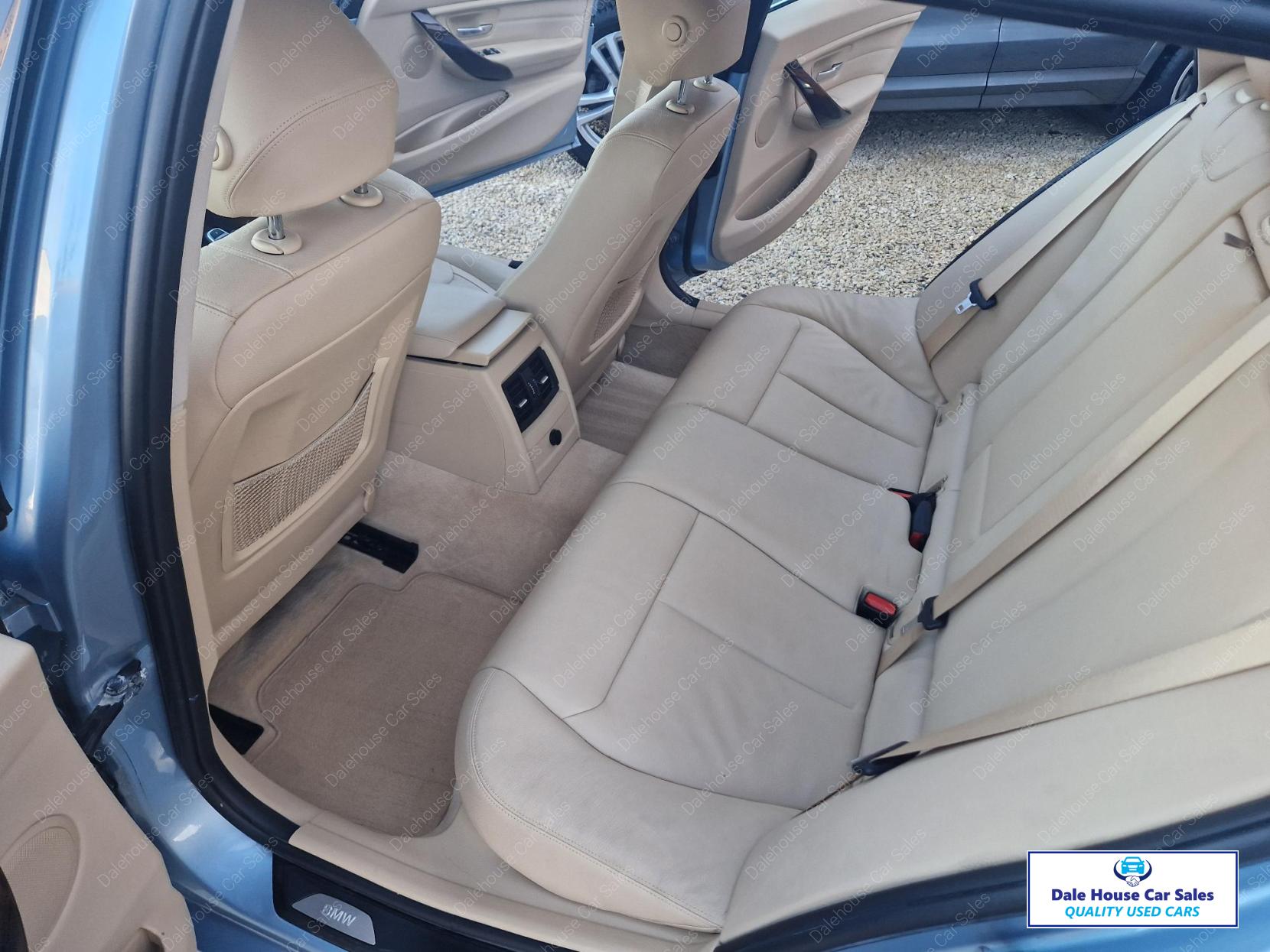 BMW 3 Series 3.0 330d Luxury Touring 5dr Diesel Auto Euro 5 (s/s) (258 ps)