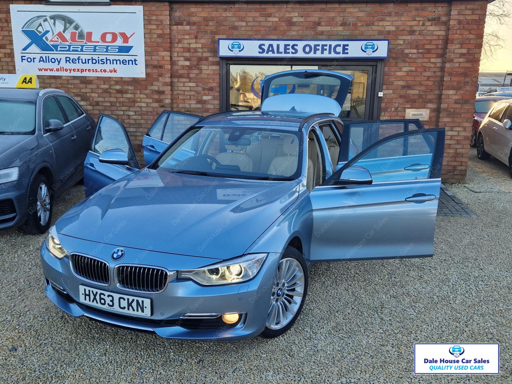 BMW 3 Series 3.0 330d Luxury Touring 5dr Diesel Auto Euro 5 (s/s) (258 ps)