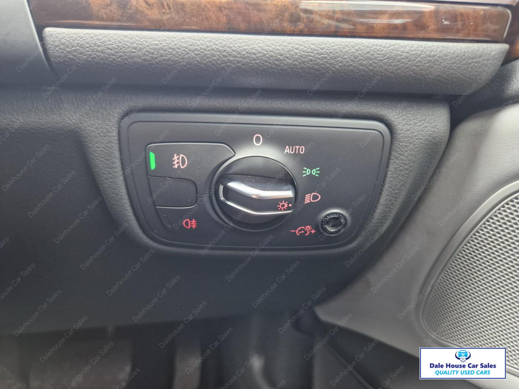 Audi A6 Allroad 3.0 TDI V6 Estate 5dr Diesel S Tronic quattro Euro 5 (s/s) (245 ps)
