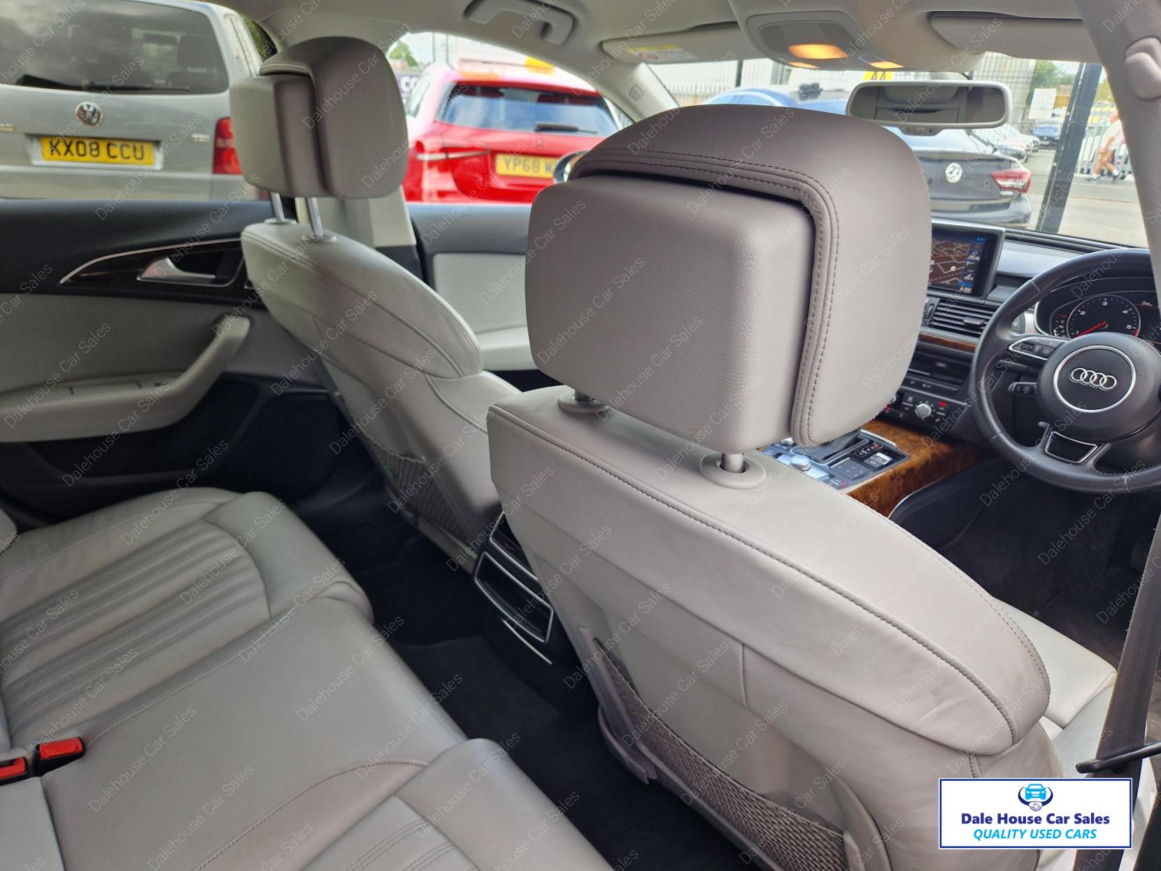 Audi A6 Allroad 3.0 TDI V6 Estate 5dr Diesel S Tronic quattro Euro 5 (s/s) (245 ps)
