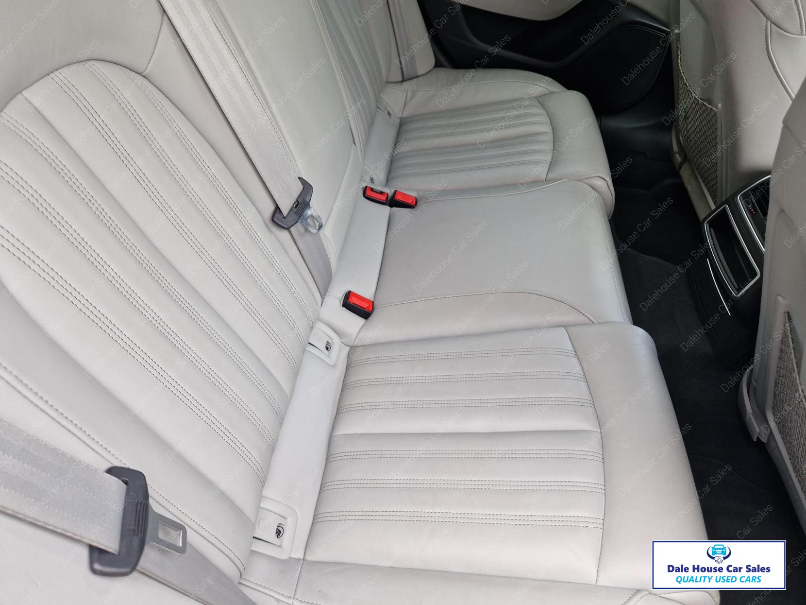 Audi A6 Allroad 3.0 TDI V6 Estate 5dr Diesel S Tronic quattro Euro 5 (s/s) (245 ps)