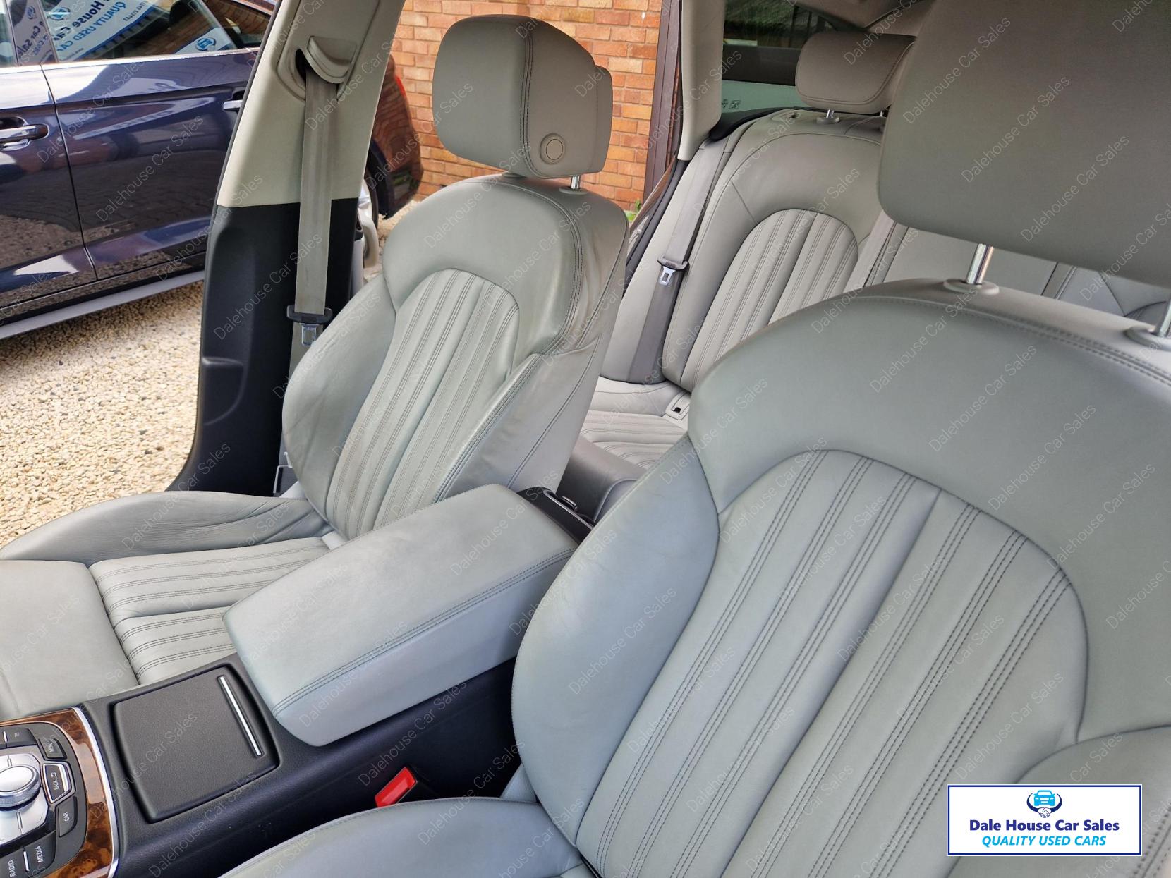 Audi A6 Allroad 3.0 TDI V6 Estate 5dr Diesel S Tronic quattro Euro 5 (s/s) (245 ps)