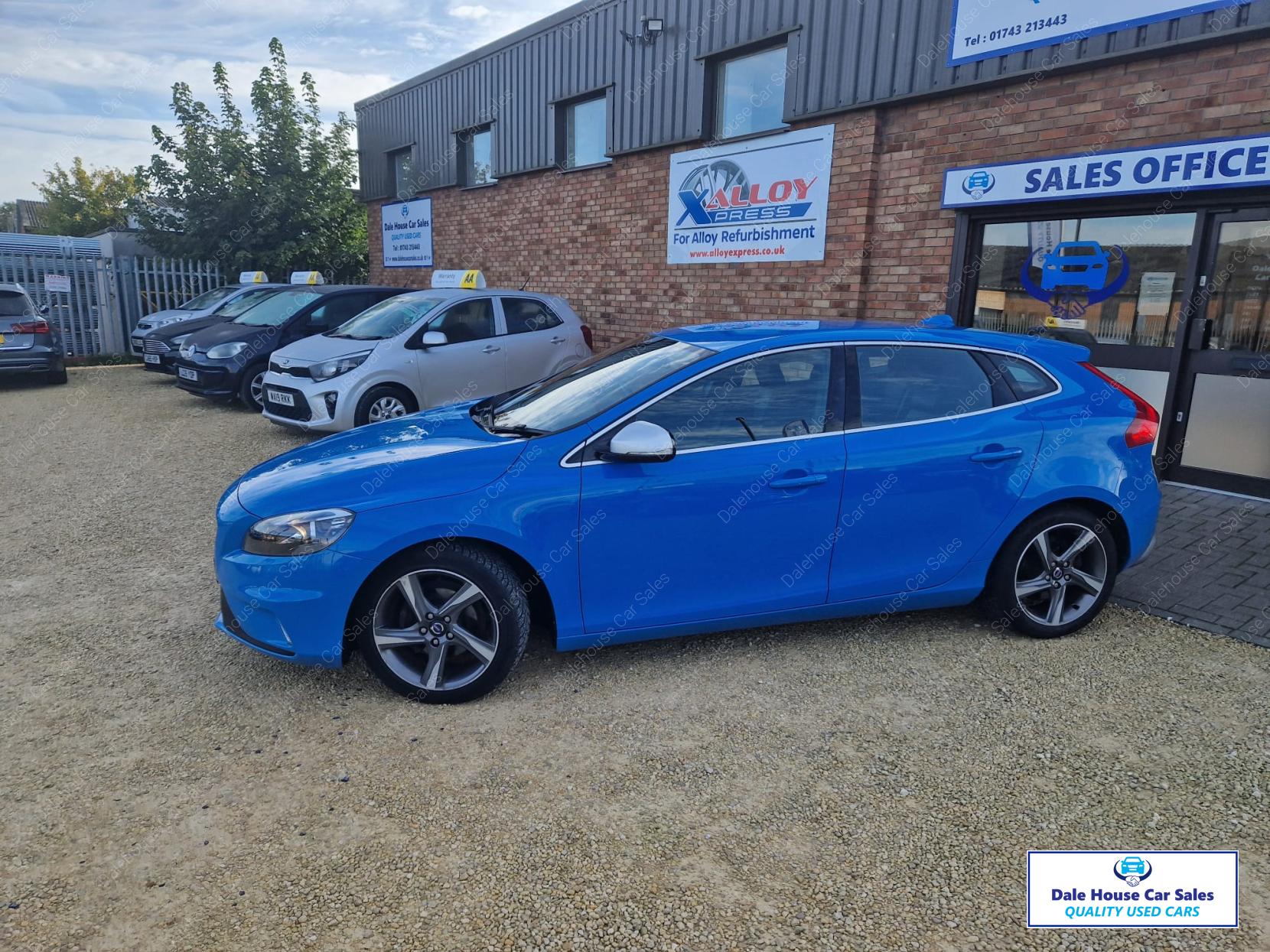 Volvo V40 1.6 D2 R-Design Hatchback 5dr Diesel Manual Euro 5 (s/s) (115 ps)