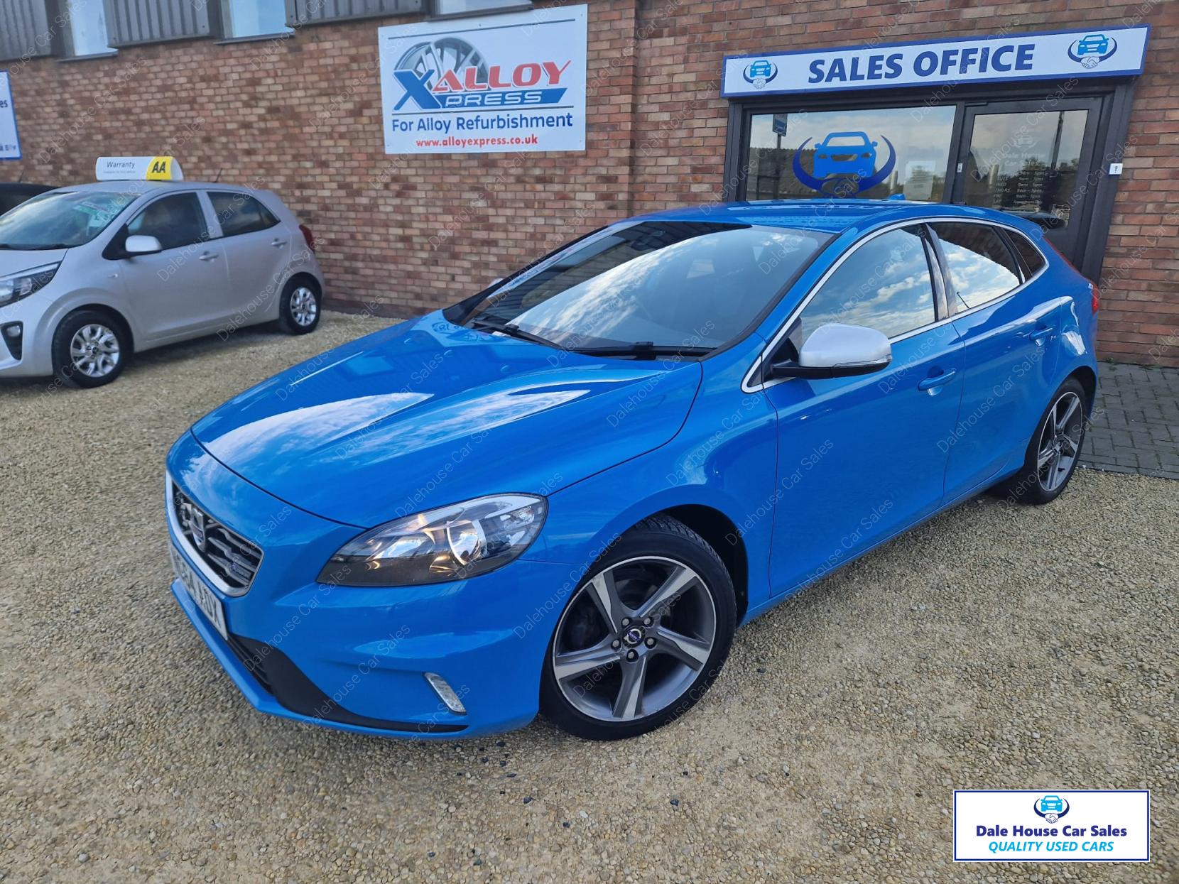 Volvo V40 1.6 D2 R-Design Hatchback 5dr Diesel Manual Euro 5 (s/s) (115 ps)