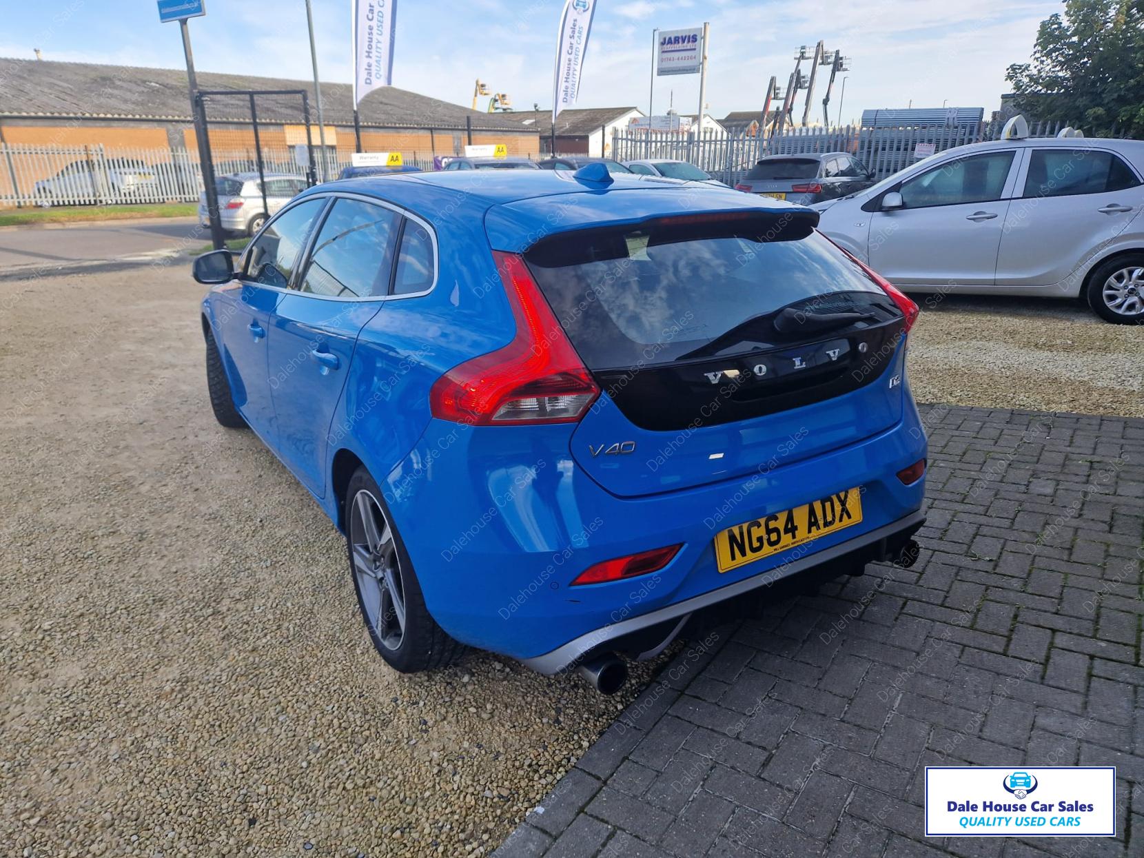 Volvo V40 1.6 D2 R-Design Hatchback 5dr Diesel Manual Euro 5 (s/s) (115 ps)