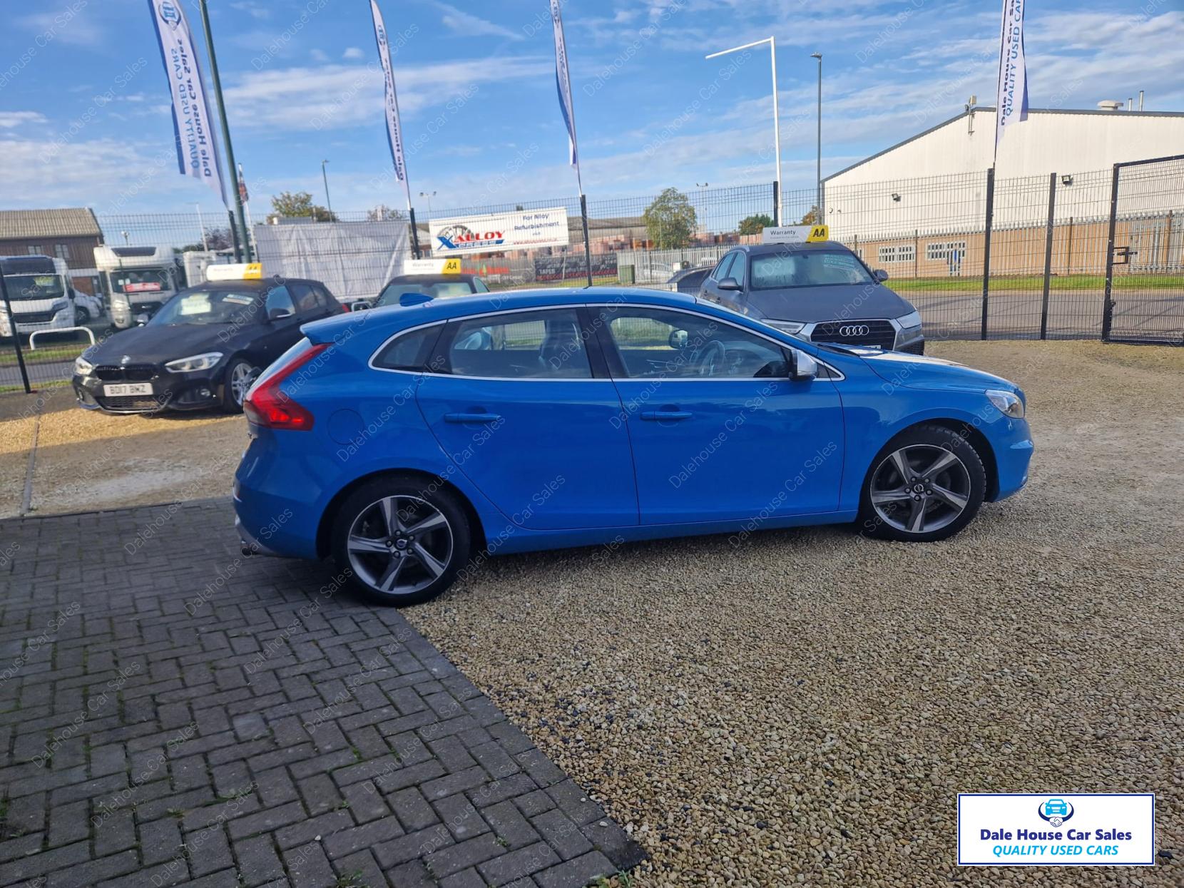 Volvo V40 1.6 D2 R-Design Hatchback 5dr Diesel Manual Euro 5 (s/s) (115 ps)