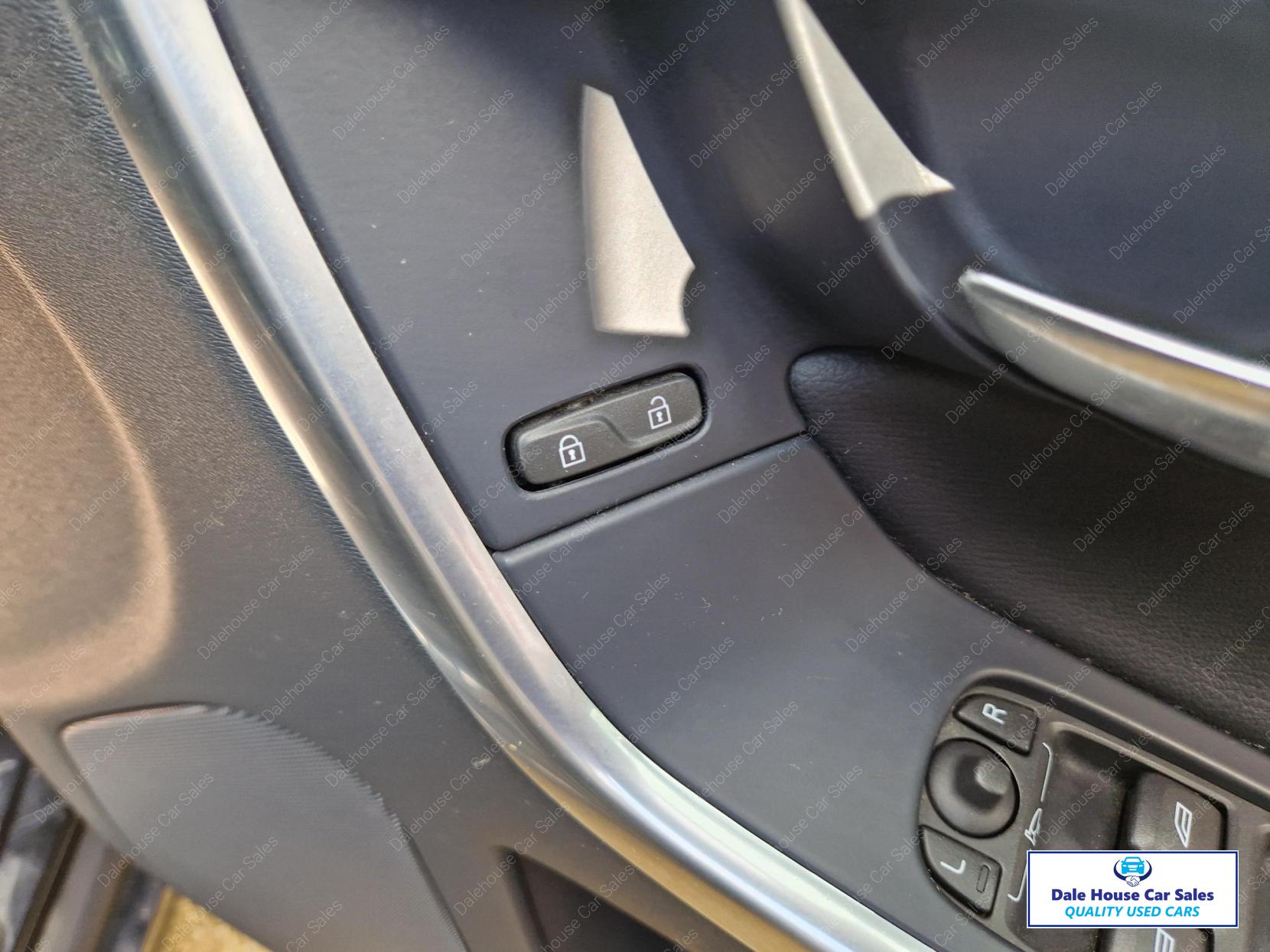 Volvo XC60 2.0 D4 SE Lux Nav SUV 5dr Diesel Manual Euro 6 (s/s) (181 ps)