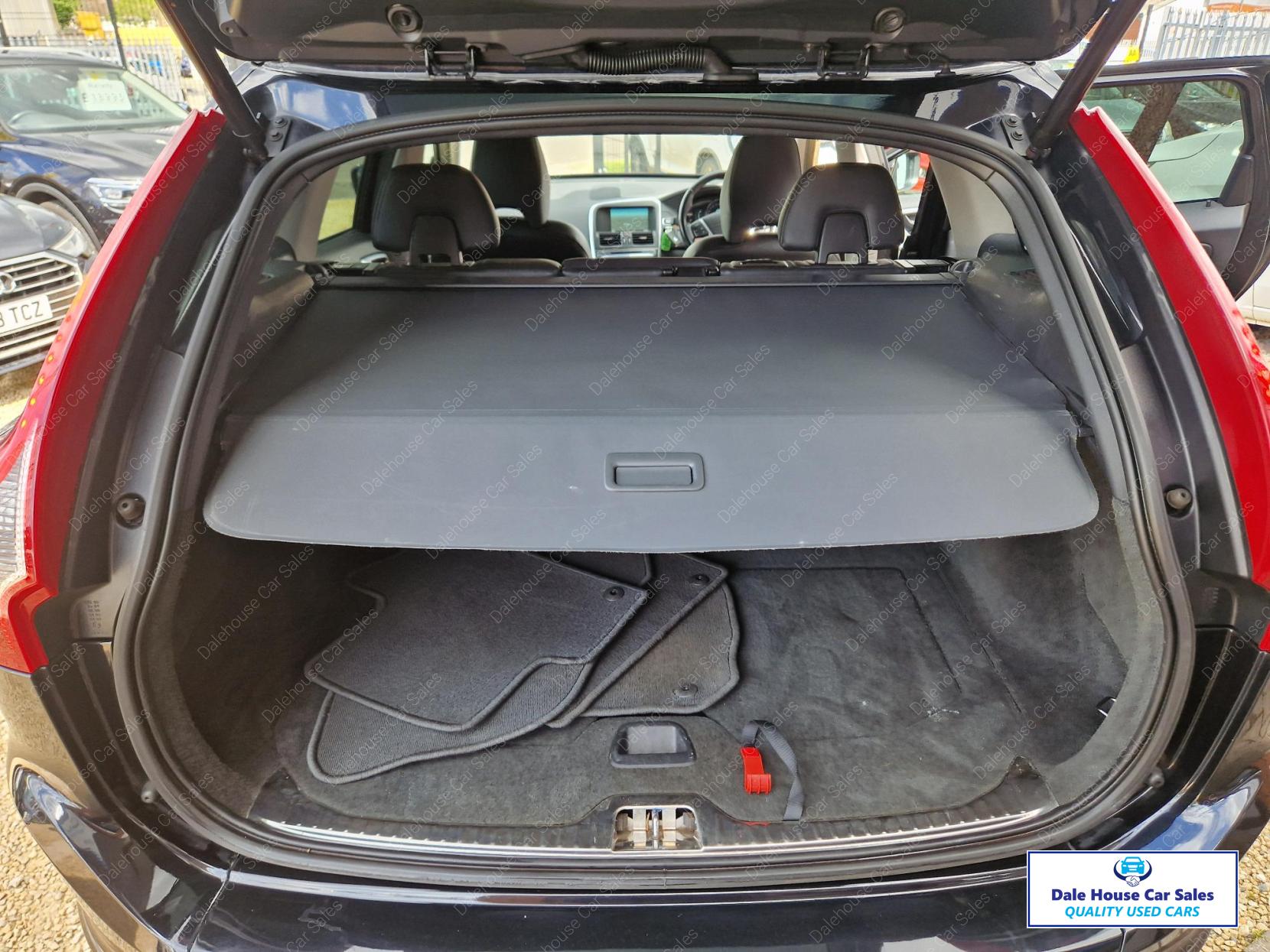 Volvo XC60 2.0 D4 SE Lux Nav SUV 5dr Diesel Manual Euro 6 (s/s) (181 ps)