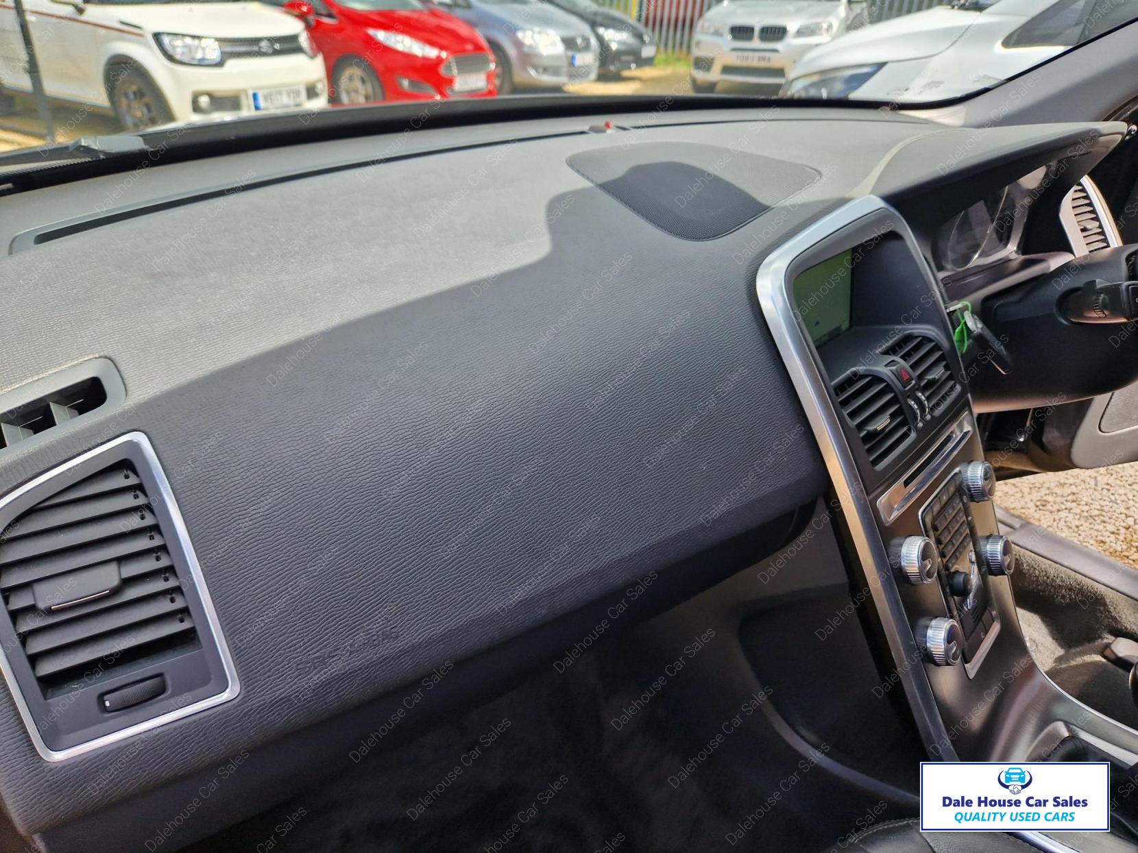 Volvo XC60 2.0 D4 SE Lux Nav SUV 5dr Diesel Manual Euro 6 (s/s) (181 ps)