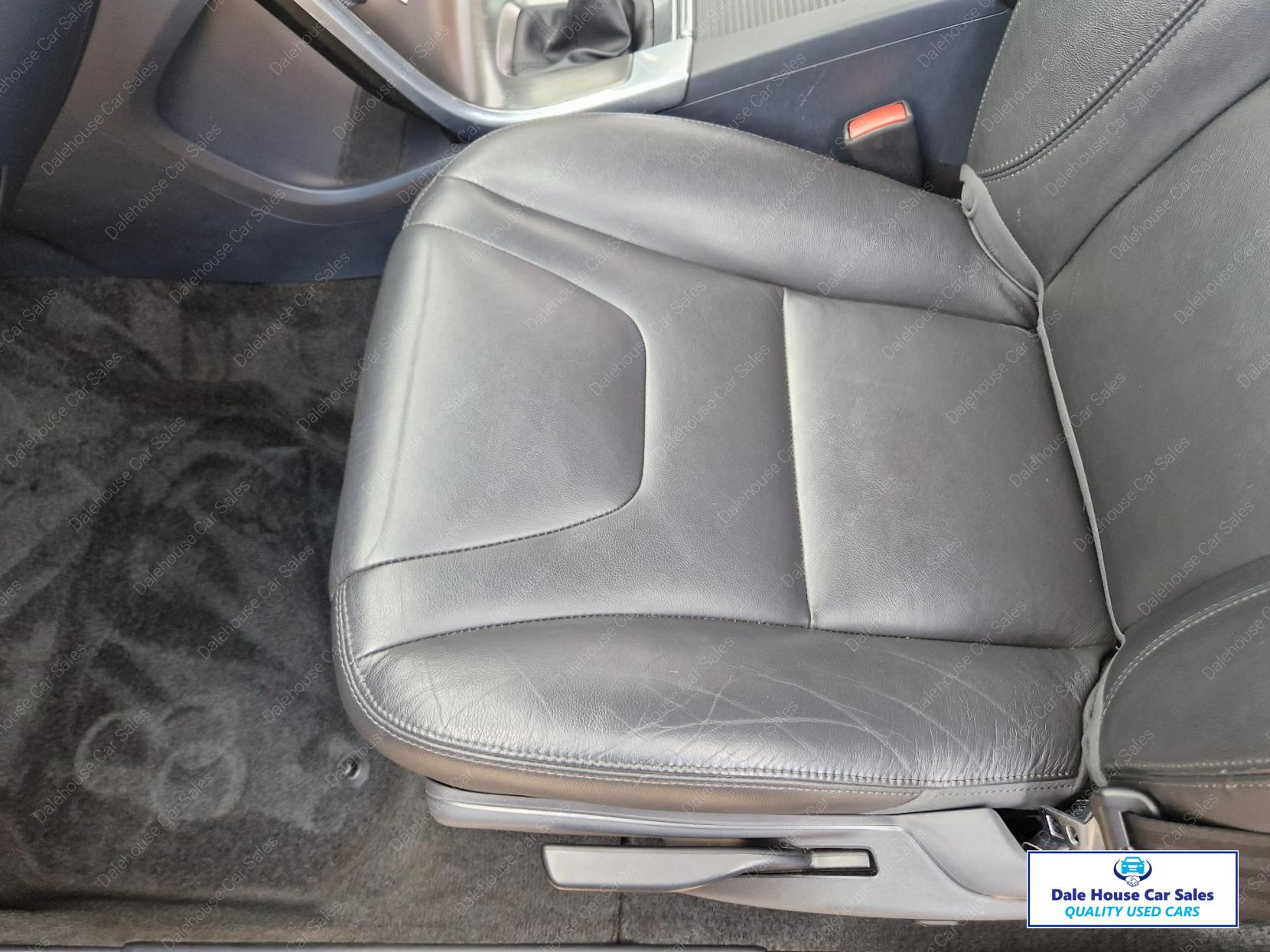 Volvo XC60 2.0 D4 SE Lux Nav SUV 5dr Diesel Manual Euro 6 (s/s) (181 ps)