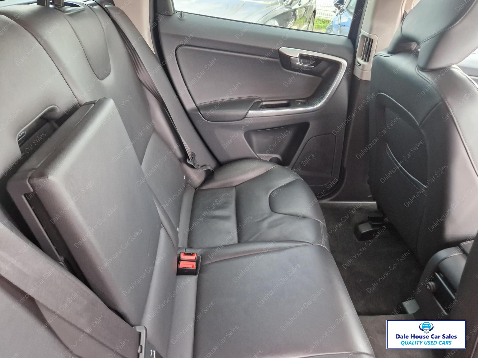 Volvo XC60 2.0 D4 SE Lux Nav SUV 5dr Diesel Manual Euro 6 (s/s) (181 ps)
